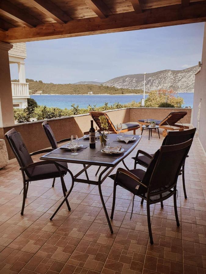 Apartments Rina - Kneze Račišće Exteriör bild