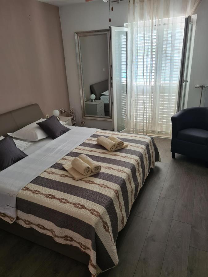 Apartments Rina - Kneze Račišće Rum bild