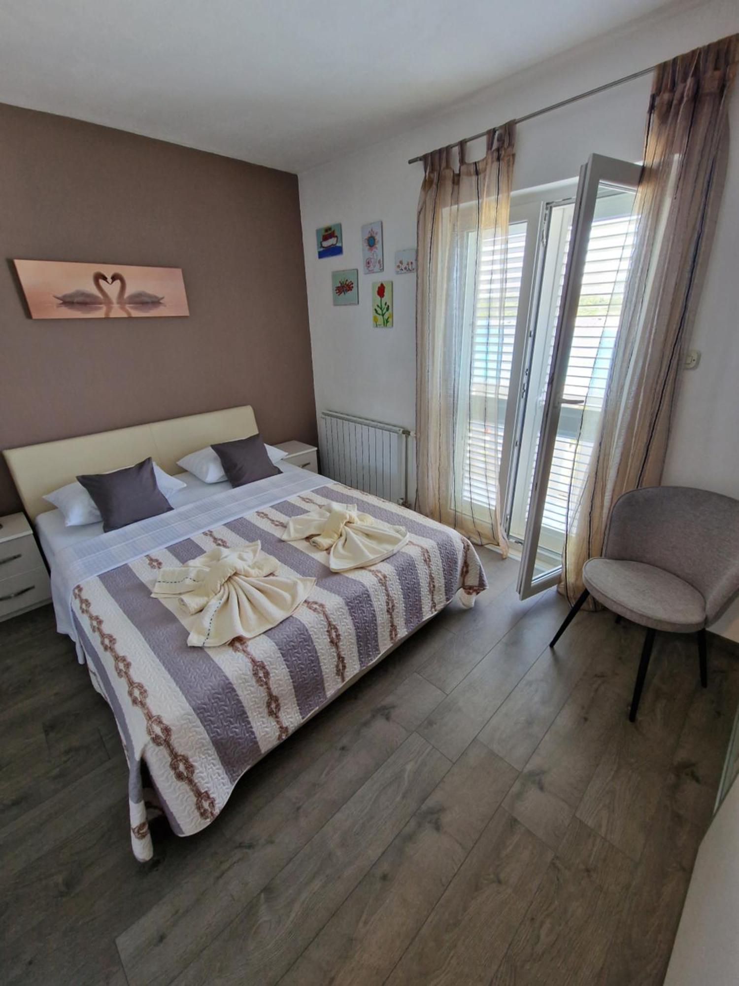 Apartments Rina - Kneze Račišće Rum bild