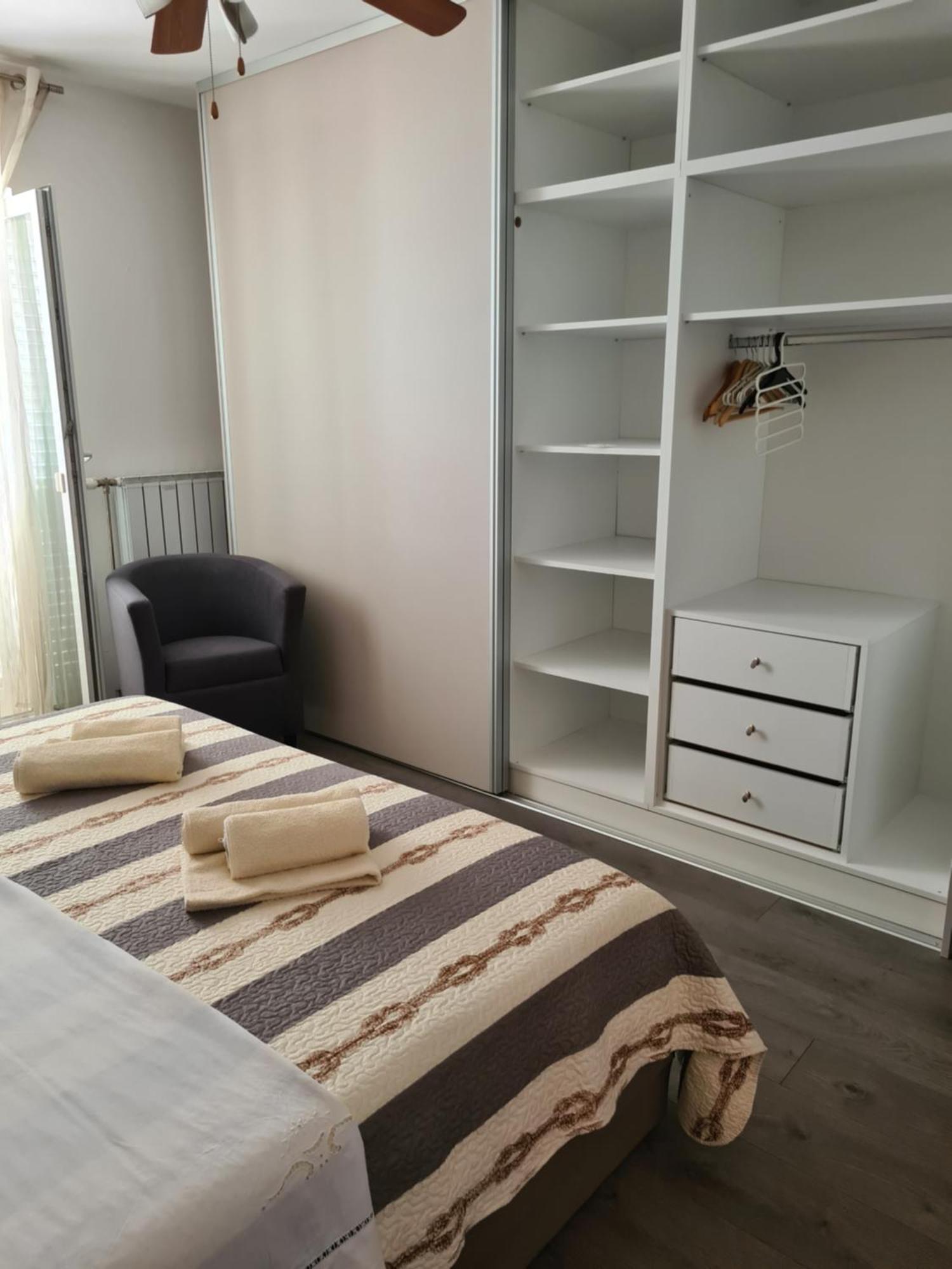 Apartments Rina - Kneze Račišće Rum bild
